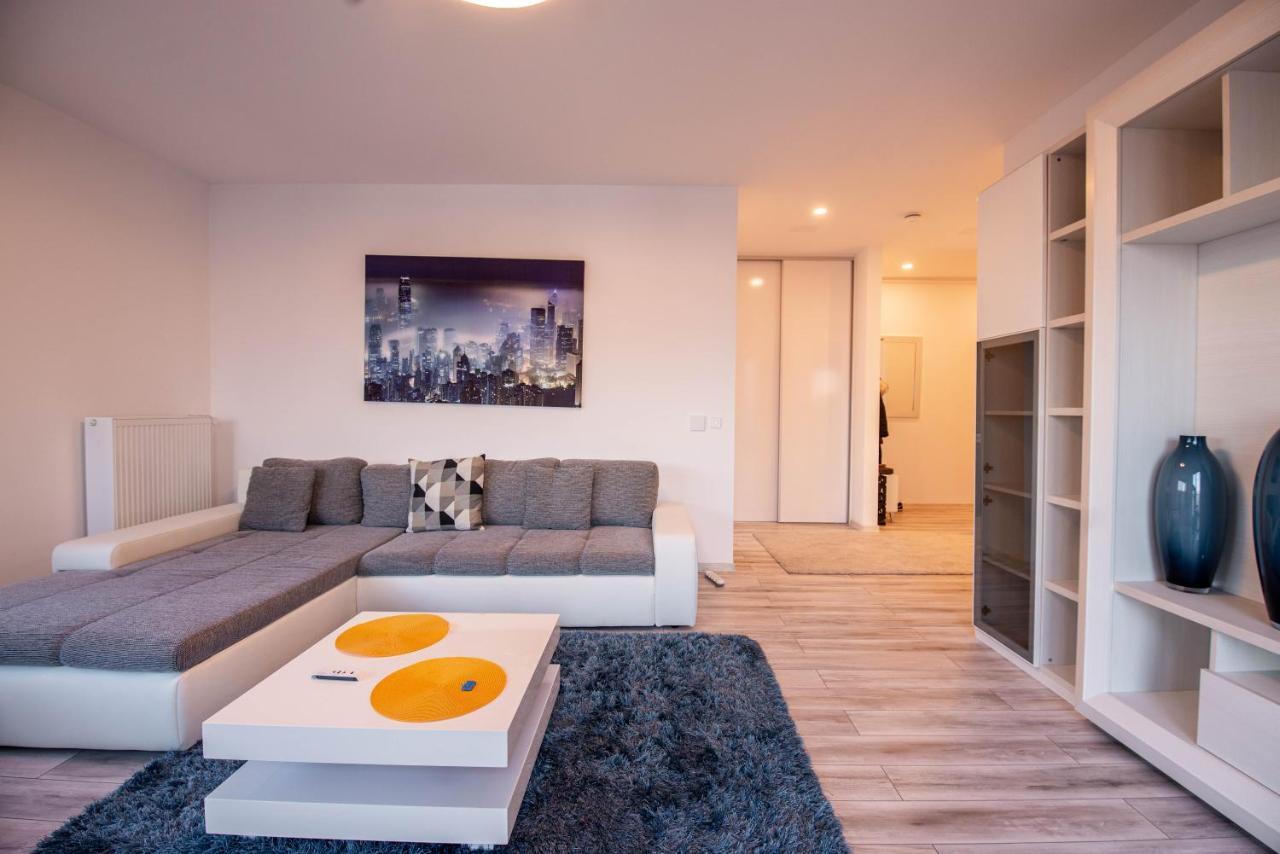 Luxury Westpark 2 Presidentialsuite With Lake View W4 Bucureşti Eksteriør bilde